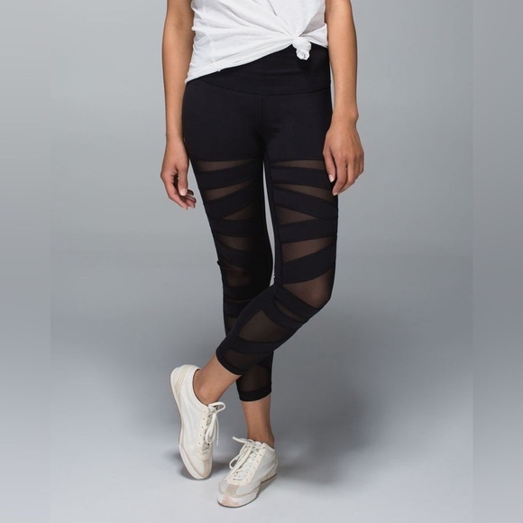 Lululemon High Times Crop *Tech Mesh
Black size 2 - Picture 1 of 16